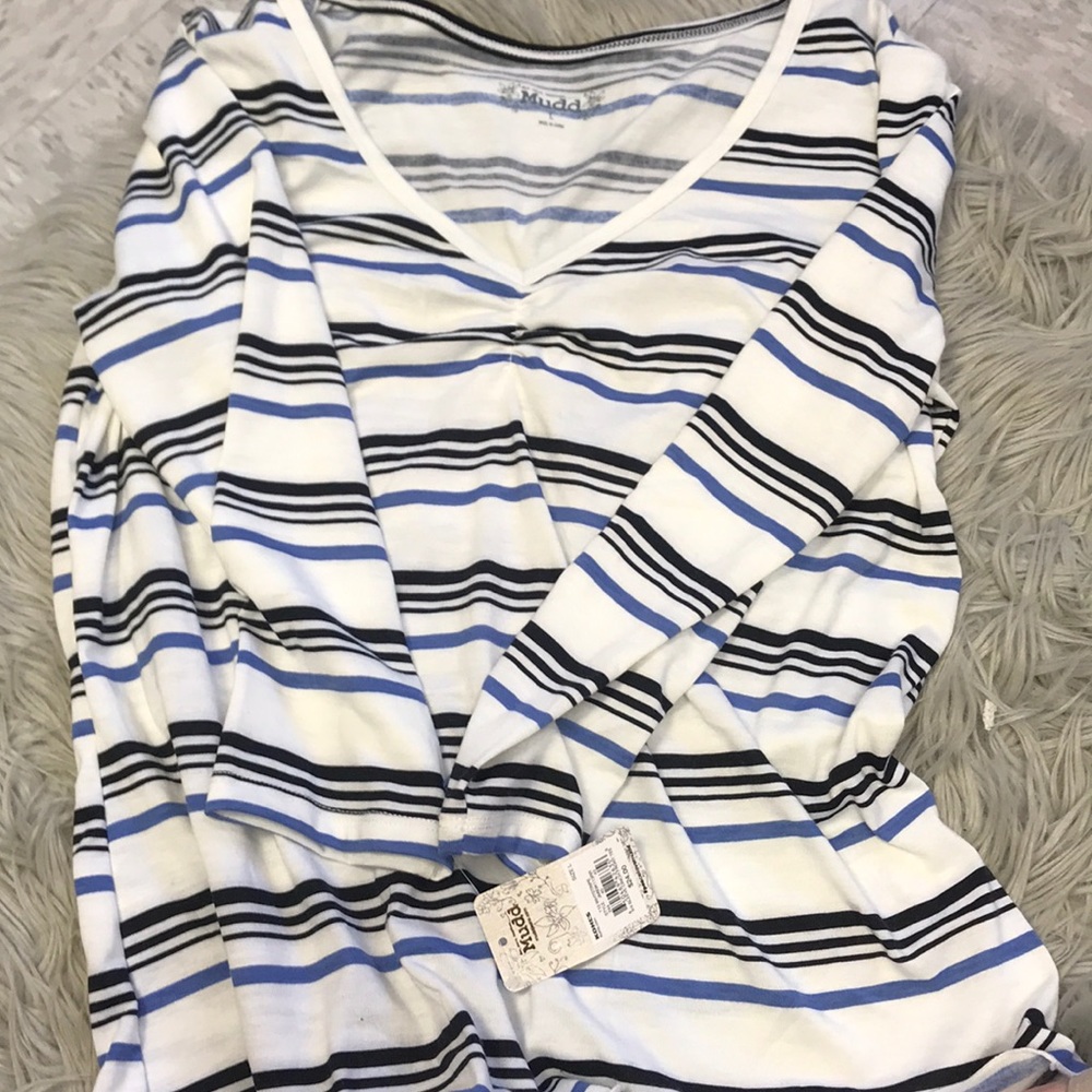 Three quarter sleeve top